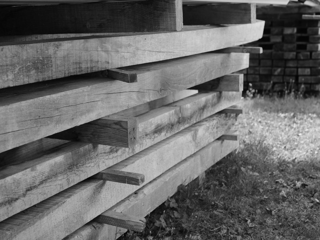 fond tas de bois 01